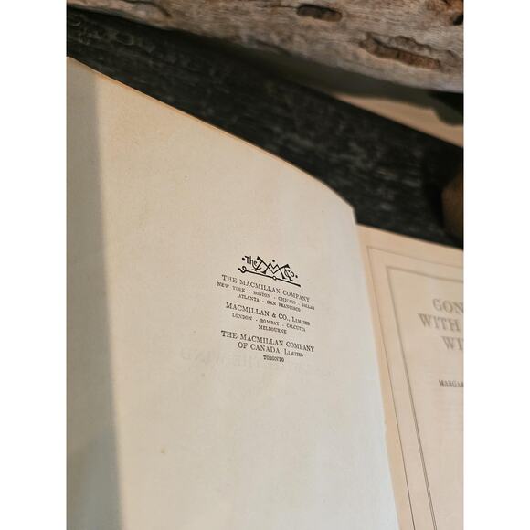 1937 Hardcover Gone With The Wind and Rhett Butler Knowles China 1981 Plate - Picture 9 of 10